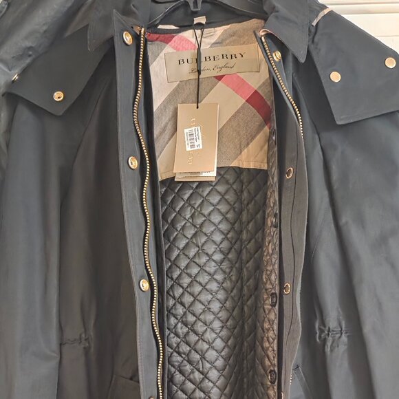 BRAND NEW Burberry Harlington Hooded Parka/Coat in Black (size 44 EU/10 US) - Picture 1 of 4